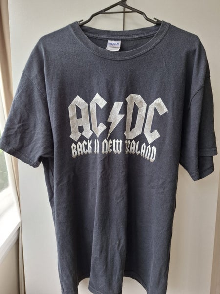 AC DC- Black Ice NZ Tour T-shirt- Summer 2010 Carousel 2