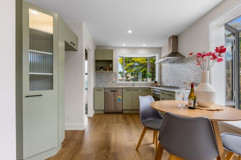 Freshly Renovated & Ready to Enjoy!64449563230466114