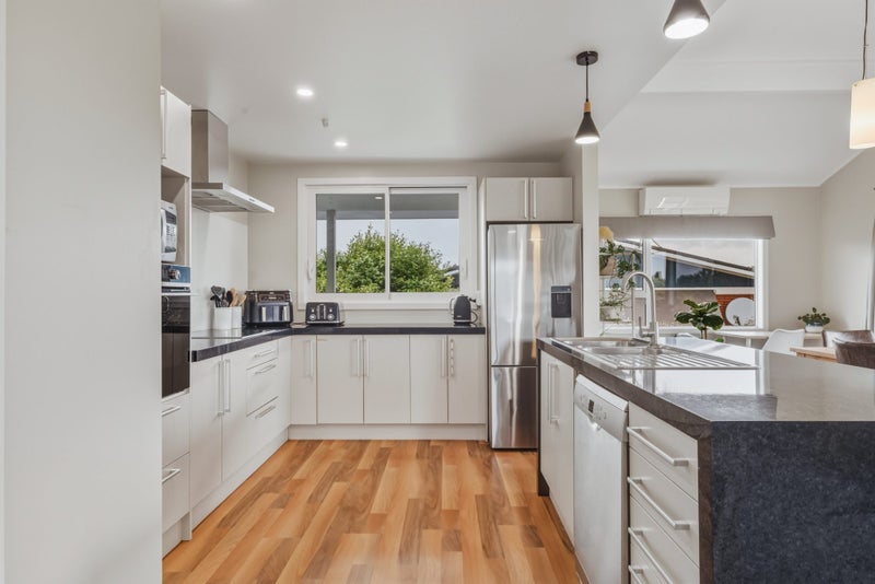 Large |Renovated |Hilltop |Views |Airbnb Potential64449360817410112