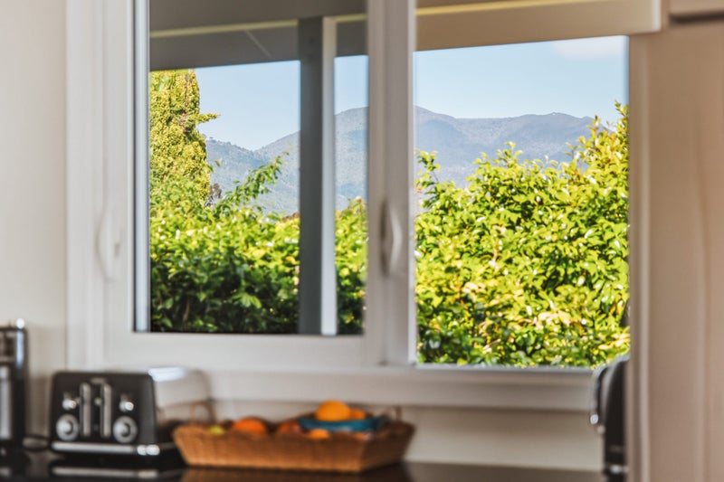 Large |Renovated |Hilltop |Views |Airbnb Potential64449360817410113