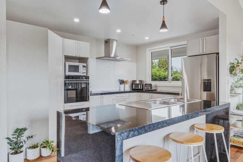 Large |Renovated |Hilltop |Views |Airbnb Potential64449360817410114