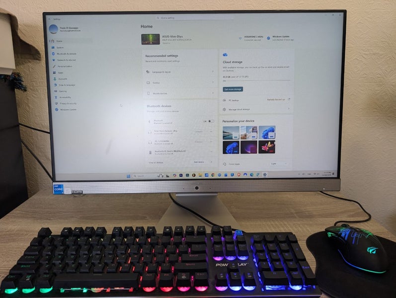 ASUS Vivo AIO V241EA - 23.8" Full HD Touchscreen - Intel i5 - 8GB RAM - 512GB SS Carousel 1