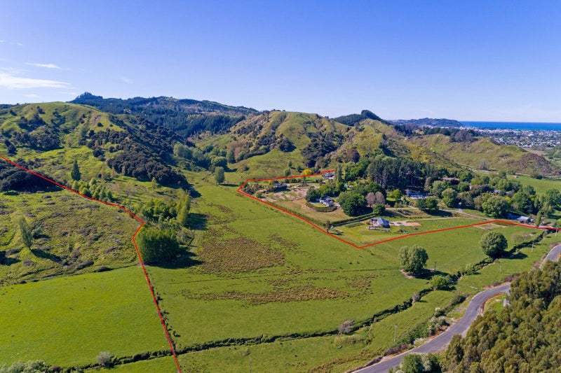 74ha minutes from Gisborne - explore your options64449360753665112