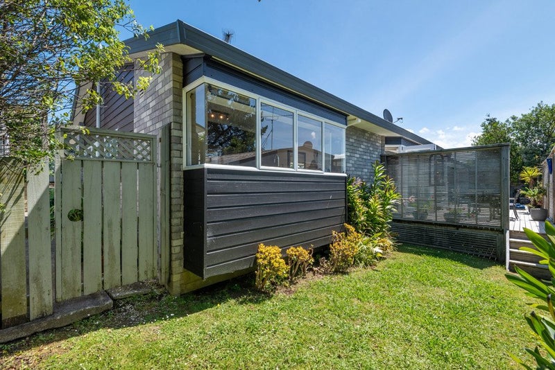 One Level Living at its Best!64449454389507112