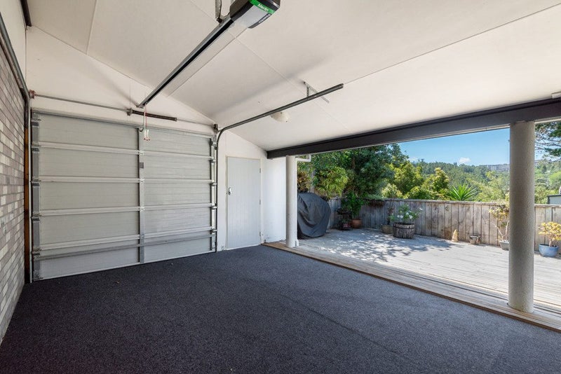 One Level Living at its Best!64449454389507114