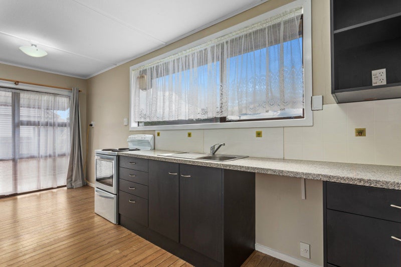 Classic Kiwi Home with Putauaki Views64449468089218114