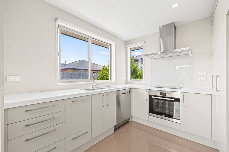 Move In Before Xmas!64682080669827114