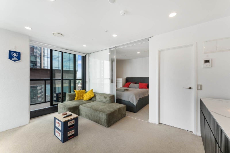 Above the City, Beyond Ordinary Views64449563214466110