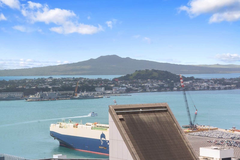 Above the City, Beyond Ordinary Views64449563214466112