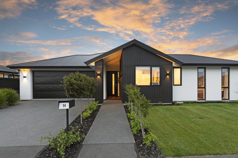 A Standout on Sweeney, Style, Space & Easy Living64449656699906110