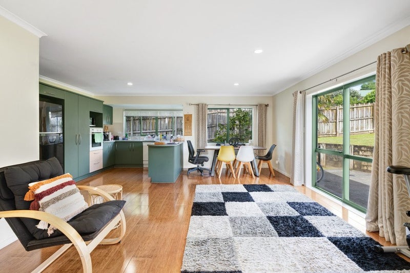 Warm, Sunny and Spacious!64449656851201113