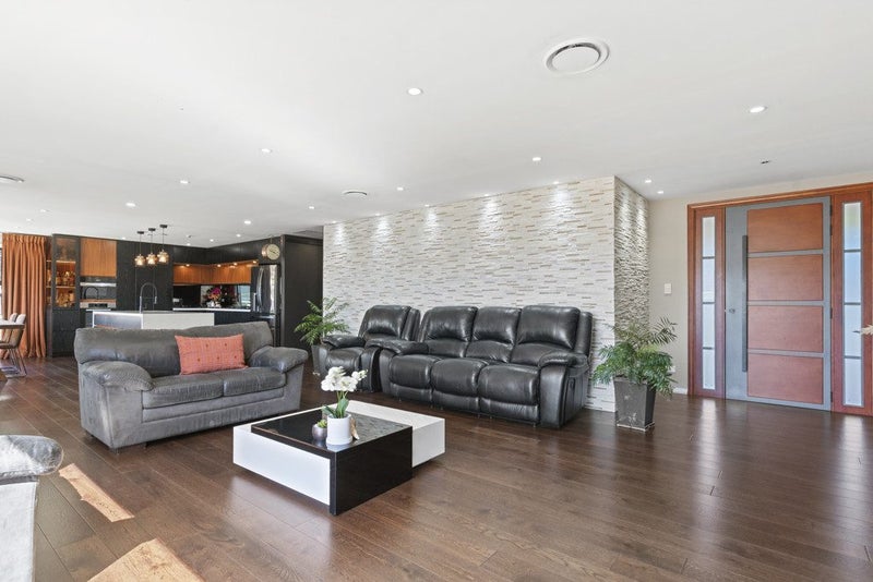 Luxury Living in Hutt's Most Desirable Location64449762298625113