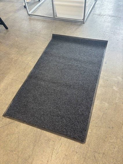 22687 - Entrance Way Mat 1500Lx900W - Used Carousel 1