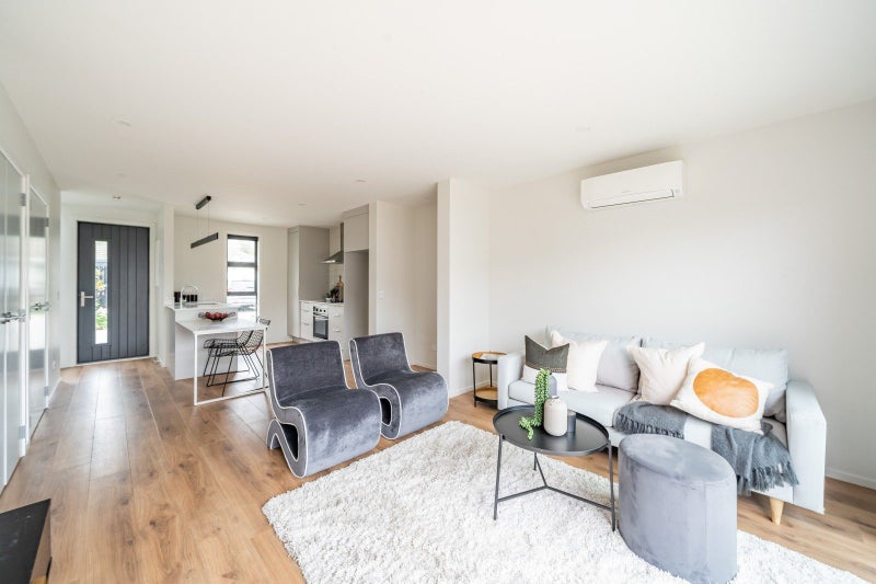 Sun Soaked, Stylish & Ready to Move In64449762408577111