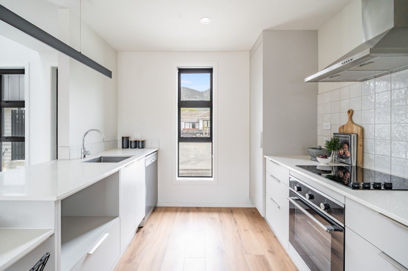 Sun Soaked, Stylish & Ready to Move In64449762408577114