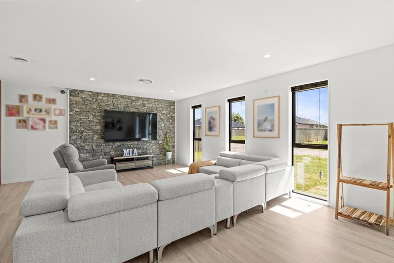 The Family Home You've Been Waiting For64527311891074114