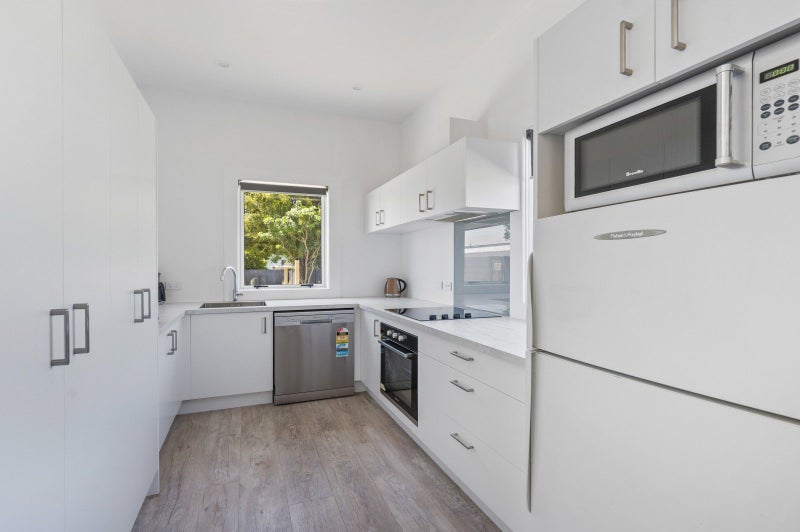 Fully renovated and ready to impress64449762481281111