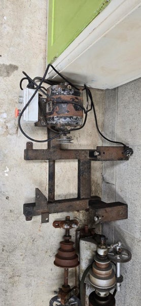 Small lathe and accessories64449894664578111