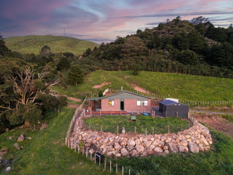 A story of freedom, sunshine, and simple living64527790423042114