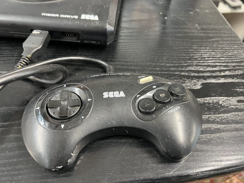 Sega MegaDrive 16 Bit With Controller and F22 Game. Carousel 9