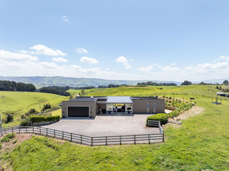 Architectural Excellence & Elevated Lifestyle64450150595842113