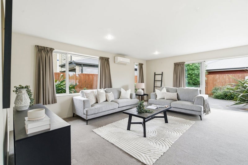 Charming Residence in Serene Aidanfield Locale64450150613633111