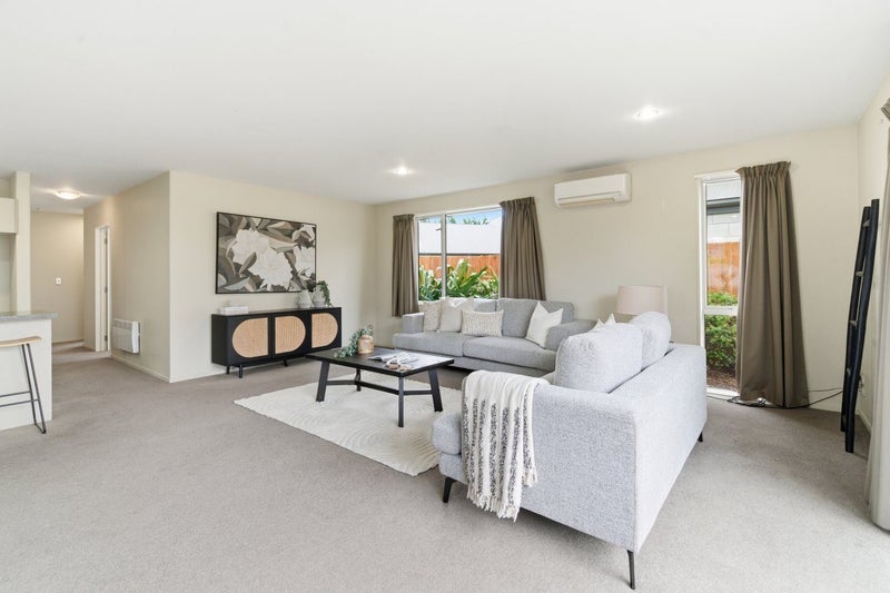 Charming Residence in Serene Aidanfield Locale64450150613633113