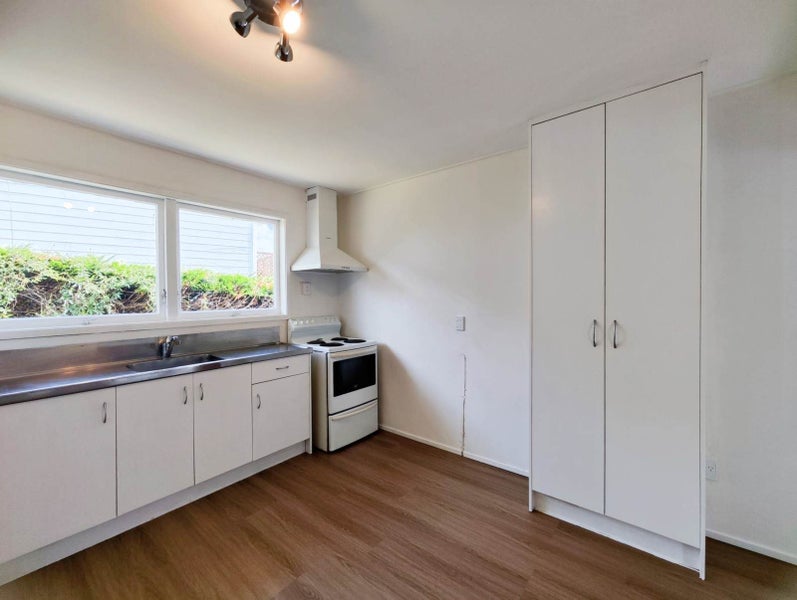 Howick, 2 bedrooms64450150651393113