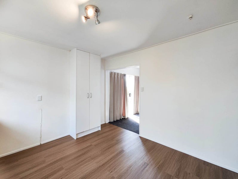 Howick, 2 bedrooms64450150651393114