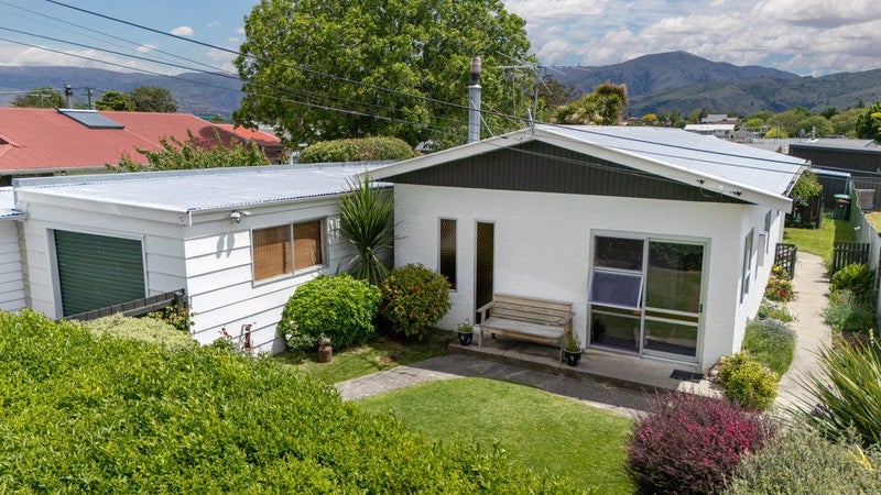 Tidy 2-Bedder Near Old Cromwell64450150680706110