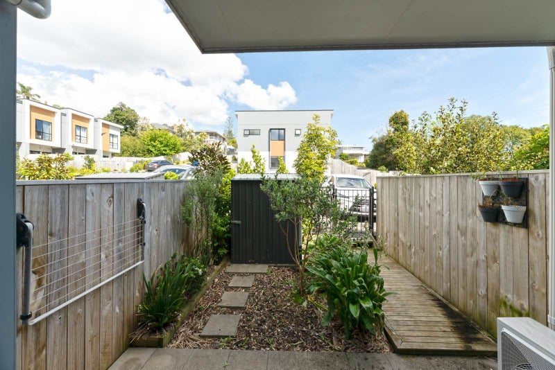 Modern, Low-Maintenance Living!64450556048002114