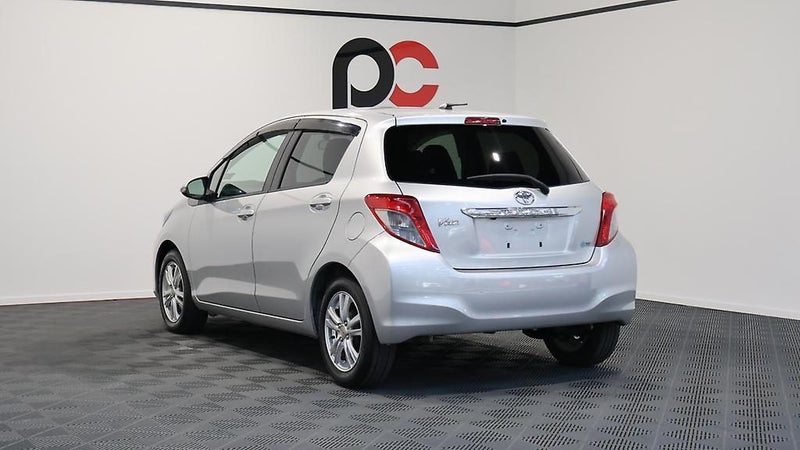 2012 Toyota Vitz U Smart Stop Package, Heated S...64718021961218114