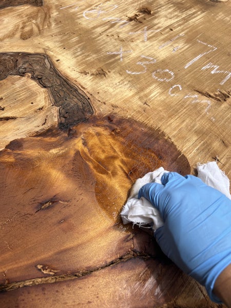 AK250054 Ancient Swamp Kauri Stump Slab – 100 × 80/70 × 10 cm64450585592963110