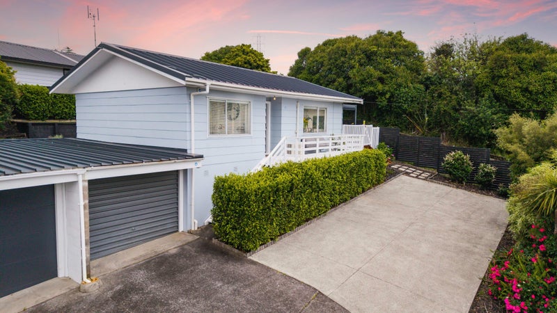 Outlook Out Front. Private Decks + Spa Out Back.64450750221058110