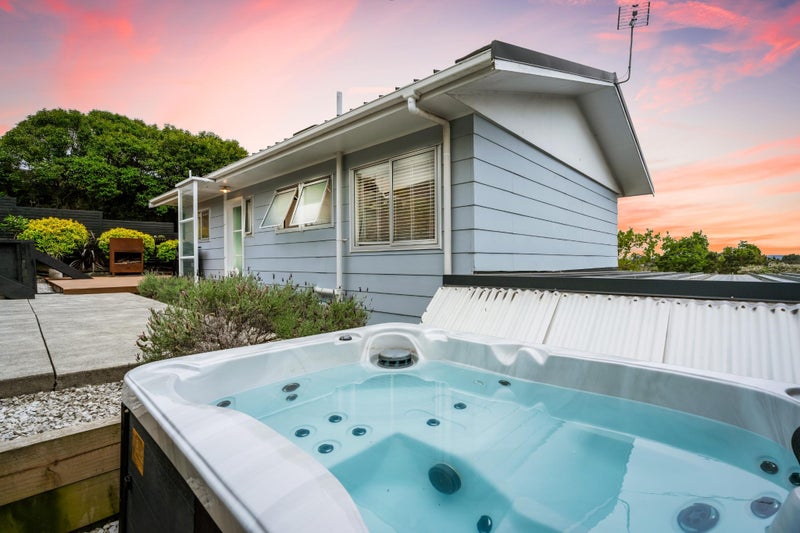 Outlook Out Front. Private Decks + Spa Out Back.64450750221058111