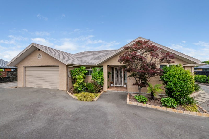 Neat On Natalie64450939321986110