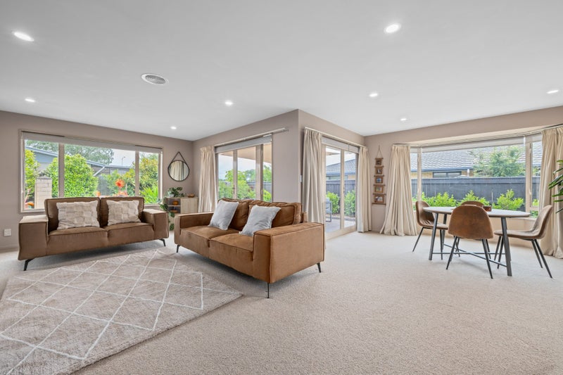 Neat On Natalie64450939321986111