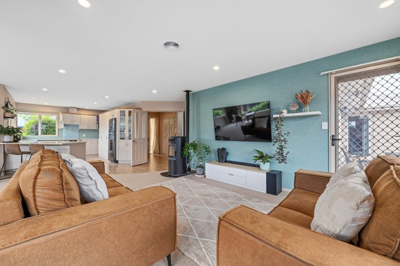 Neat On Natalie64450939321986113