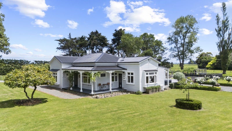 Charming character villa64450953089921110