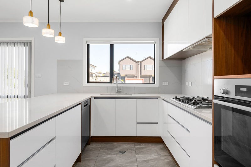 Move In For Christmas - Motivated Vendors!64451048234241113