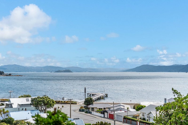 SITTING PRETTY WITH SUN & VIEWS64451048306434111