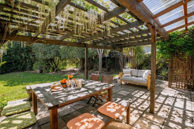 Private Sheltered Sanctuary64451048388994113