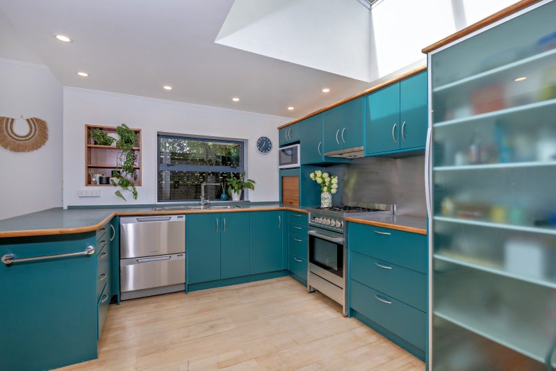 Outstanding West End Landbank Opportunity +++64451048420227113