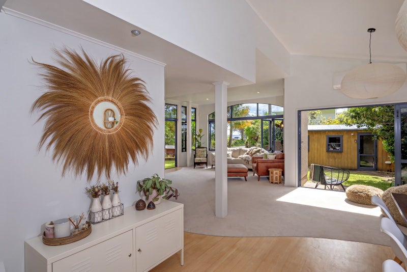 Outstanding West End Landbank Opportunity +++64451048420227114