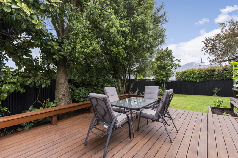 Charming, Sunny & Full of Opportunity!64451128427649114