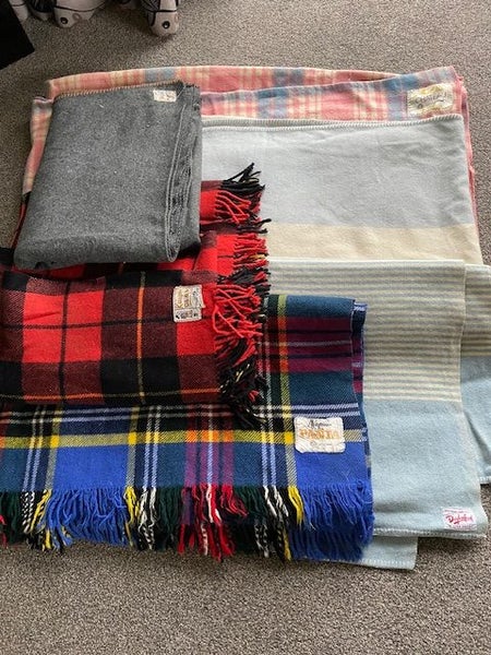 Blankets Woollen x 6 Carousel 1
