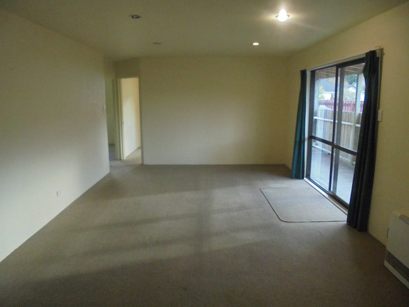 Wainuiomata, 3 bedrooms64451451556737112