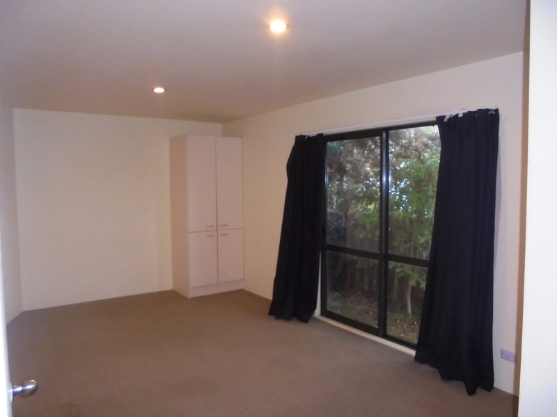 Wainuiomata, 3 bedrooms64451451556737113