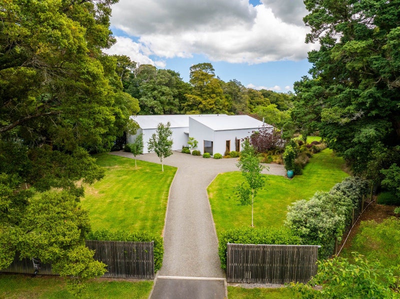 A Visionary Architectural Masterpiece64451544697731111