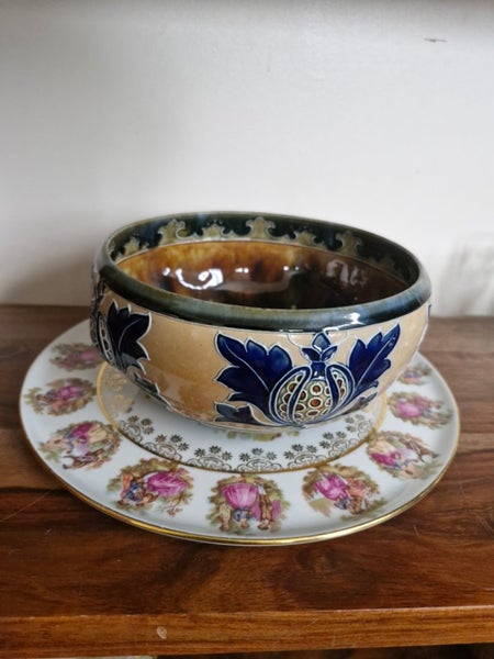 Royal Doulton Lambeth “Art Union of London” Bowl – Mark V. Marshall – c.1895–19064451719430659112